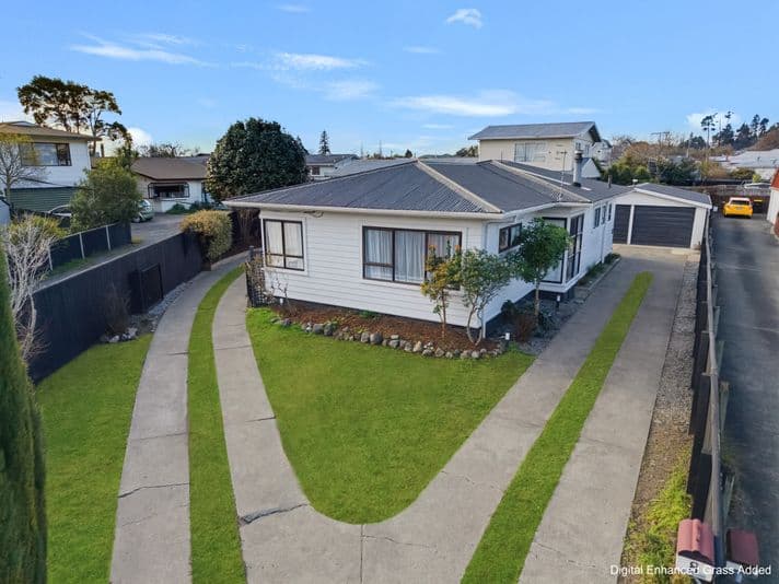 8 Palm Avenue, Stoke