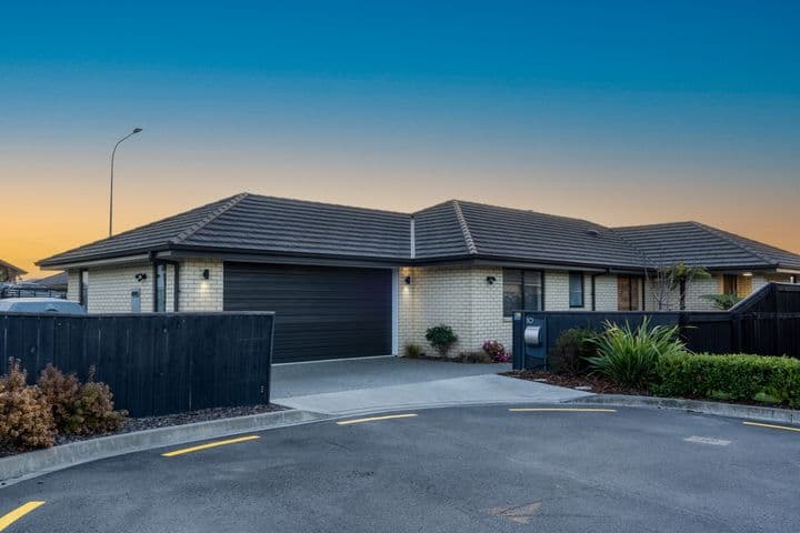 10 Carmello Grove, Richmond